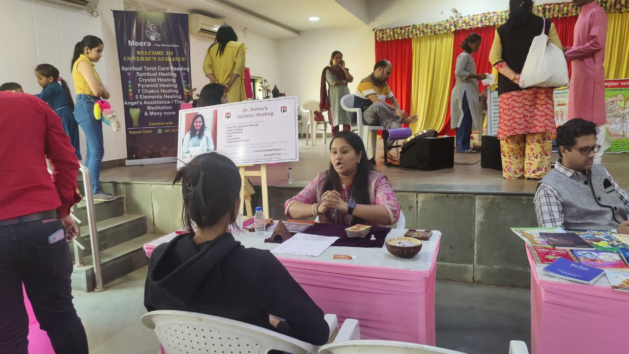Dr. Ratna Bhatt, Tarot Reader